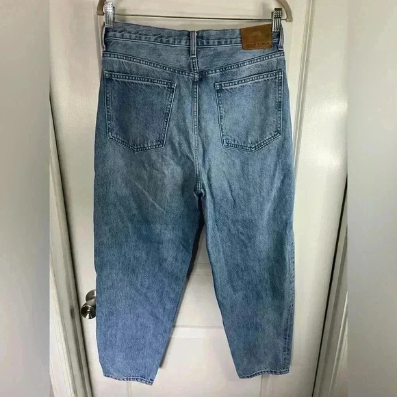 Aritzia Denim Forum The Gia High Rise Carrot 26L Jeans - Size 29 - Picture 5 of 5